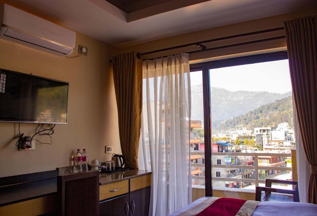 Hotel Silverline Покхара Екстер'єр фото