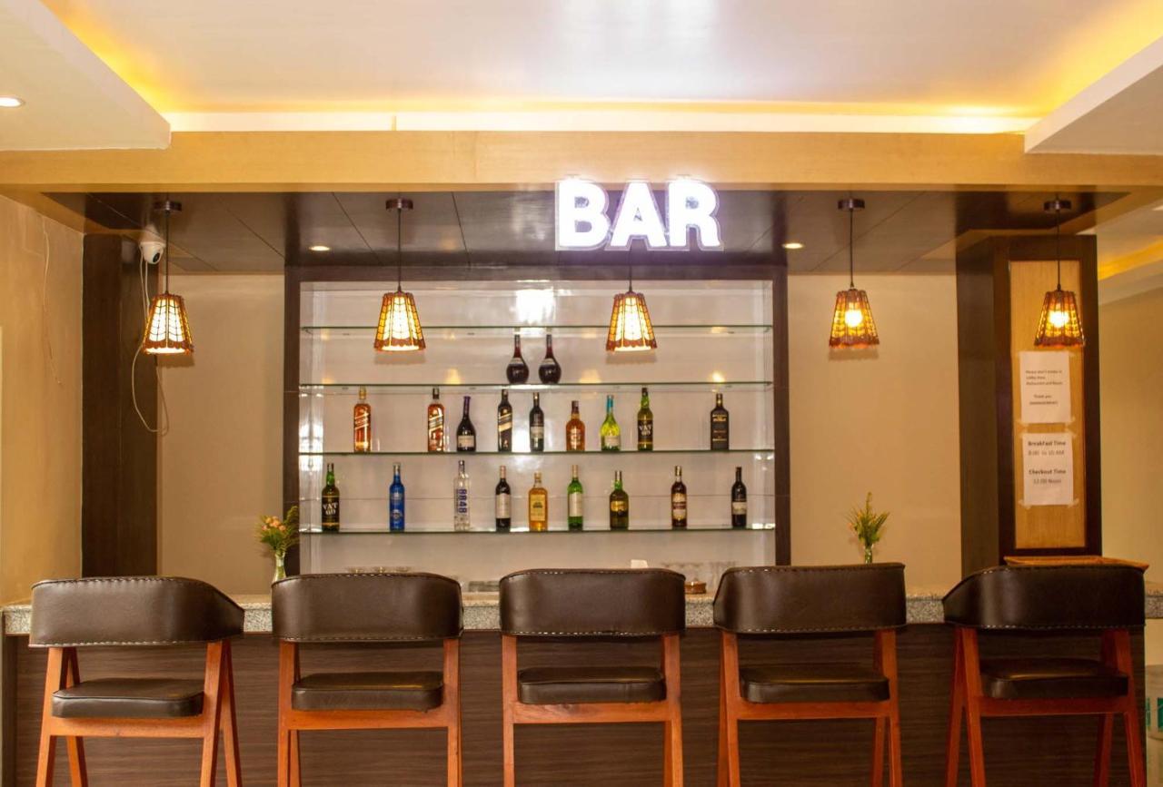 Hotel Silverline Покхара Екстер'єр фото