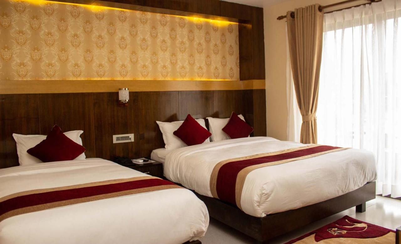 Hotel Silverline Покхара Екстер'єр фото