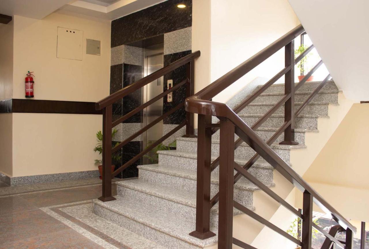Hotel Silverline Покхара Екстер'єр фото