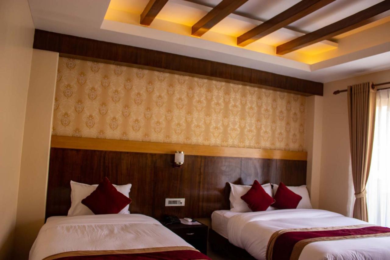 Hotel Silverline Покхара Екстер'єр фото