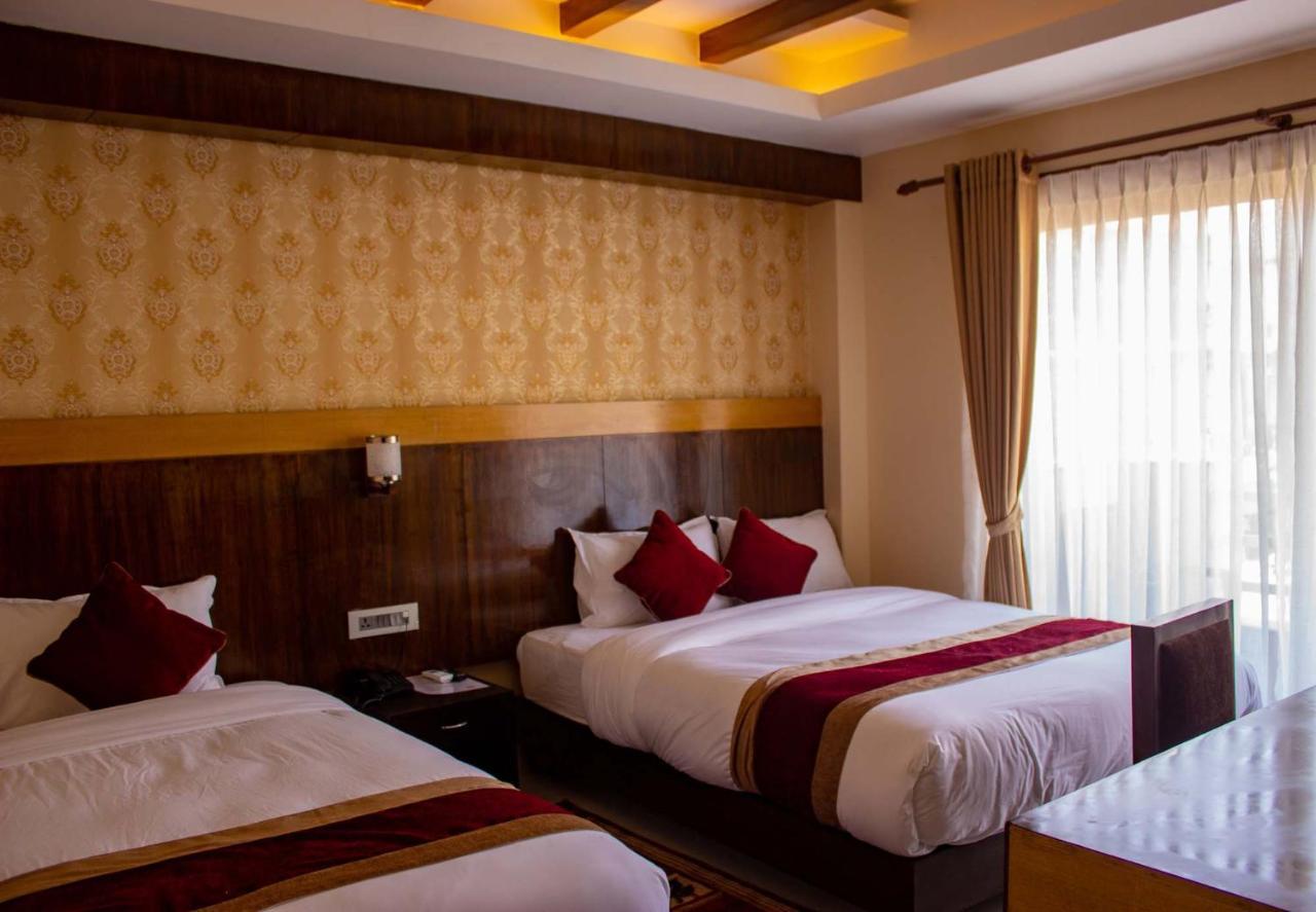 Hotel Silverline Покхара Екстер'єр фото