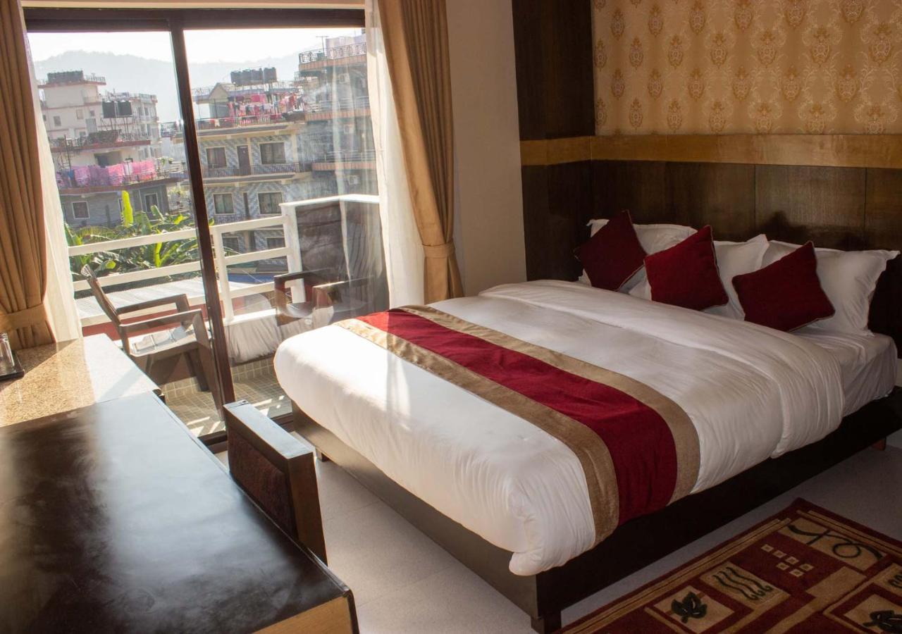 Hotel Silverline Покхара Екстер'єр фото